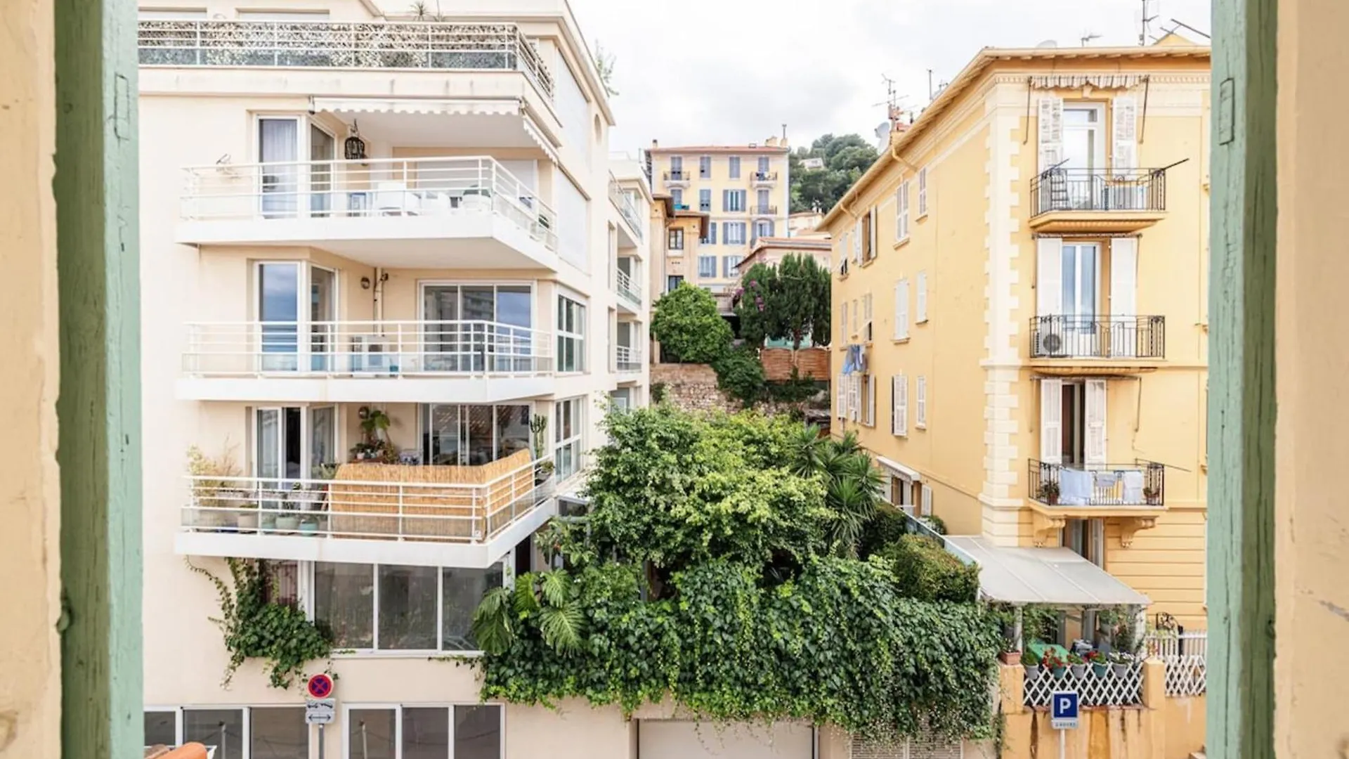 Apartment Cozy 2-Bedroom Facing The Sea 100M From Monaco Beausoleil Frankreich